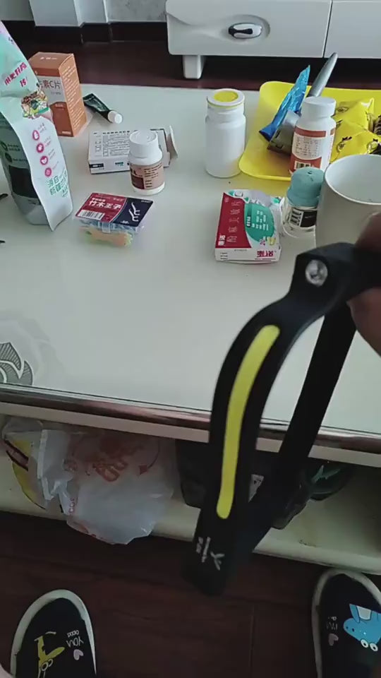 1 portable outdoor flashlight